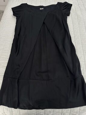 Classic Black Cap-Sleeve Shift Dress - Elegant-  FIT silk details size 8